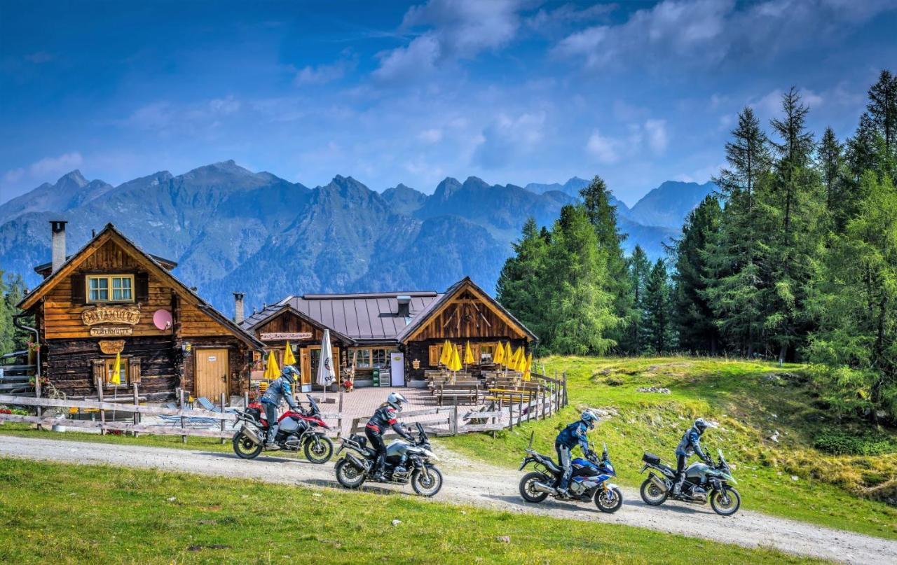 Grizzly Sport & Motorrad Resort 셍트마가레텐임러네우 외부 사진